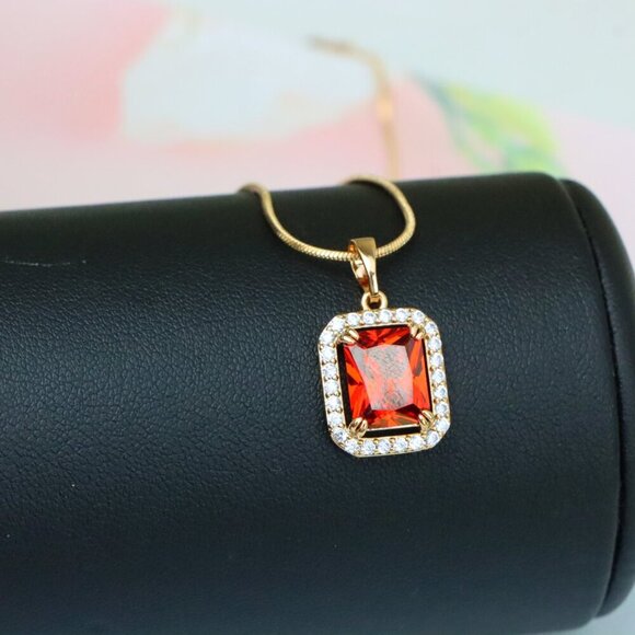 "Red Emerald-Cut Stone Pendant with Crystals in Rose Gold, XPPT1572 - Picture 4 of 13